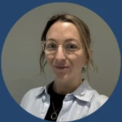 Laura, Tutor